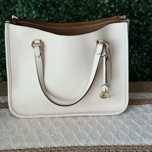 Coach Retail White Leather Shoulder Bag Tote